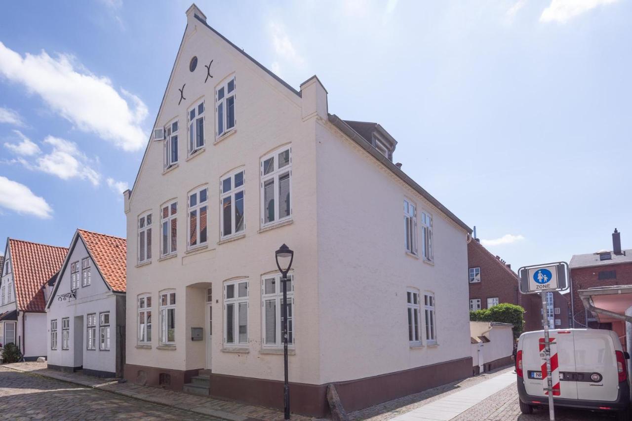 Apartmenthaus Theodor Storm - Unter Sternen Husum  Esterno foto